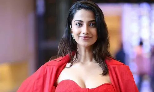 భాస్క‌ర్ తో రొమాన్స్ మీనాక్షికా?