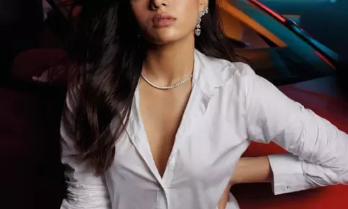 Dapper & Dashing Rashmika Dolls Up In Black Suit!