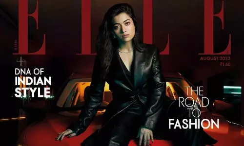 అల్ట్రా స్టైలిష్ లుక్కుతో రష్మిక హొయలు