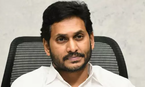 బాబు పవన్ లకు అందనంత ఎత్తులో జగన్ వ్యూహాలు...?