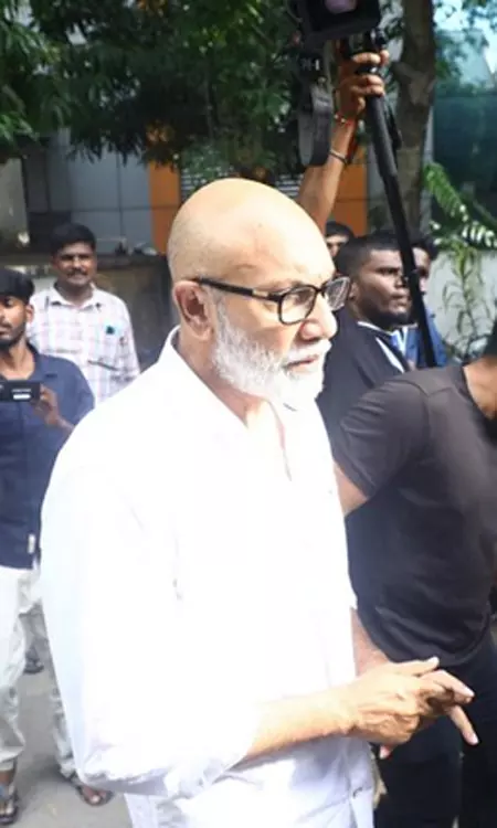 Celebrities Visit Vijay Antonys Home to Express Condolences