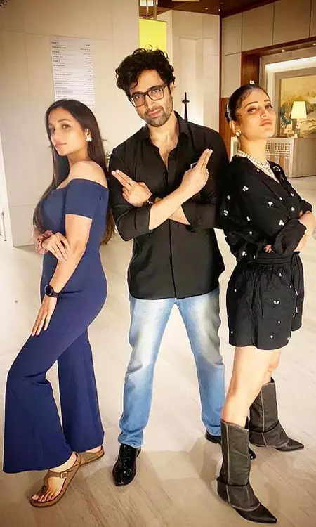 Adivi Sesh’s Gala Time With His Friend’s Gang!