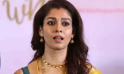 ఆ డైరెక్టర్ కి వాళ్ల నుంచి మోక్షం ప్రసాధించిన హీరోయిన్..!