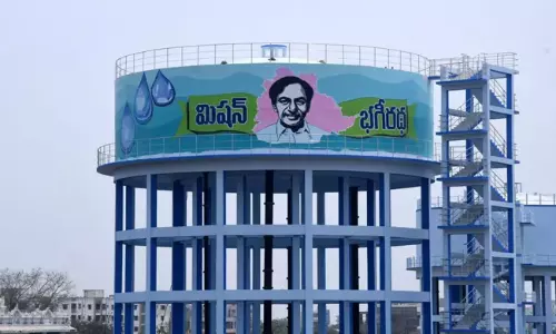 ప్రభుత్వానికి కాంట్రాక్టర్లు షాకిచ్చారా ?