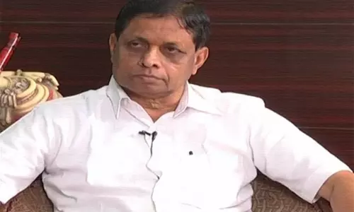 వైసీపీ ట్యాగ్ వదిలేసిన మాజీ మంత్రి....?