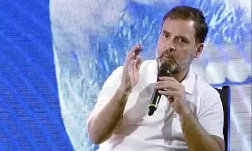 తెలంగాణ సీఎం పీఠంపై కాంగ్రెస్‌.. రాహుల్ కీల‌క వ్యాఖ్య‌లు