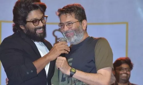 300 కోట్ల బడ్జెట్.. రెండు భాగాలుగా మూవీ.. గురూజీ మాస్టర్ ప్లాన్..!