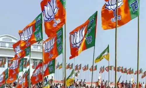 సీనియర్లు బ్యాక్ స్టెప్ వేశారా ?