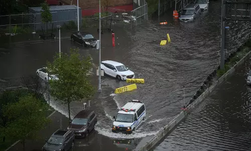 Heavy Floods Bring Everything To Stand Still In New York!