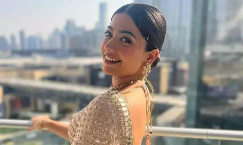 చీర కట్టుతో శ్రీవల్లి మళ్లీ కన్నుల విందు