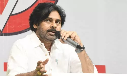 పవన్‌ కళ్యాణ్‌ కు పోలీసుల నోటీసులు!