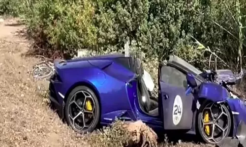 నటి కారుకి యాక్సిడెంట్.. ఇద్దరు మృతి