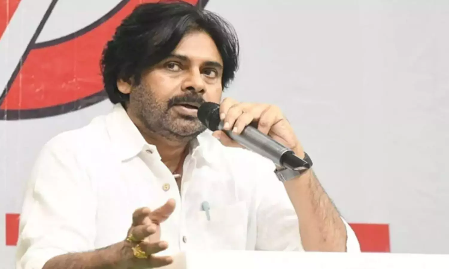ఎన్డీయేతో ఉన్నట్లా లేనట్లా...పవన్ స్టేట్మెంట్స్ వెనక...?