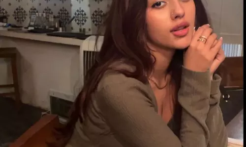 Anu Emmanuel mesmerizes in vibrant outfit