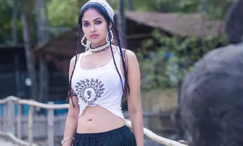 Divi Vadthyas Instagram-Worthy Fashion Statement