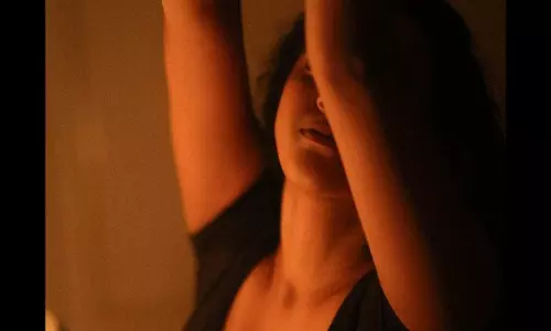 హీటేక్కిస్తున్న నిహారిక హొయలు