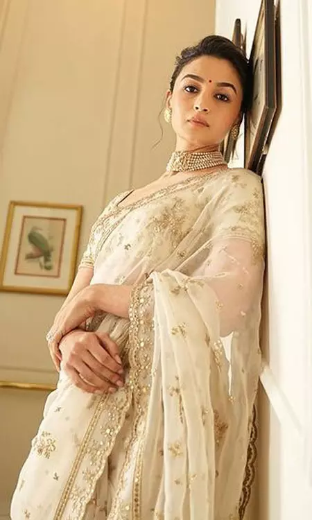 Alia Bhatt Shines In Her Wedding Saree