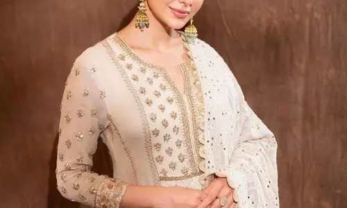 Rakul Preets Fashionable Impact, Heads Turning!