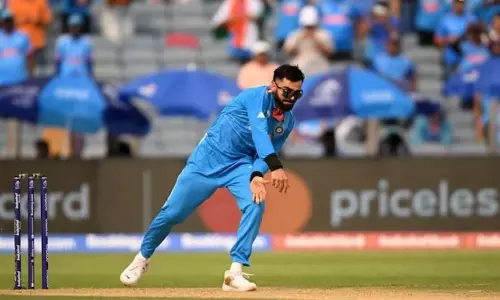 6 ఏళ్ల తర్వాత కోహ్లీ  బౌలింగ్.. రియాక్షన్  వైరల్!