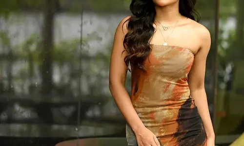 Mirnaa Menon Stunning Clicks