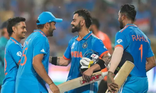 టీమిండియా టాప్ గేర్.. జెర్సీలు మార్చుకునే పనే లేదు..