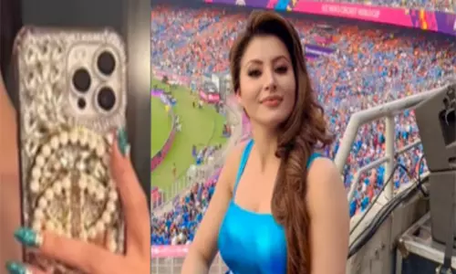 బ్యూటీ గోల్డెన్ ఐఫోన్ దొరికింది.. ఆ గిఫ్టుకు రెఢీ అన్న ఊర్వశీ