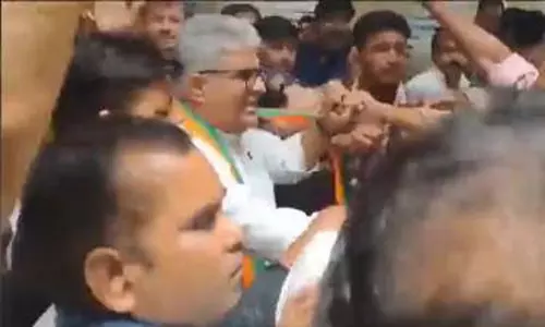 ఇదేంటి మోడీషా?కేంద్ర మంత్రిపై సొంత పార్టీకి చెందినోళ్లే దాడి చేశారు?