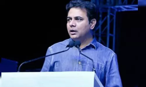 గులాబీ సోషల్ వార్ రూం డిజైన్ చెప్పేసిన కేటీఆర్!