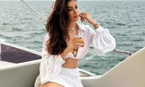 Raai Lakshmi Sets Social Media Ablaze with Stunning Snaps