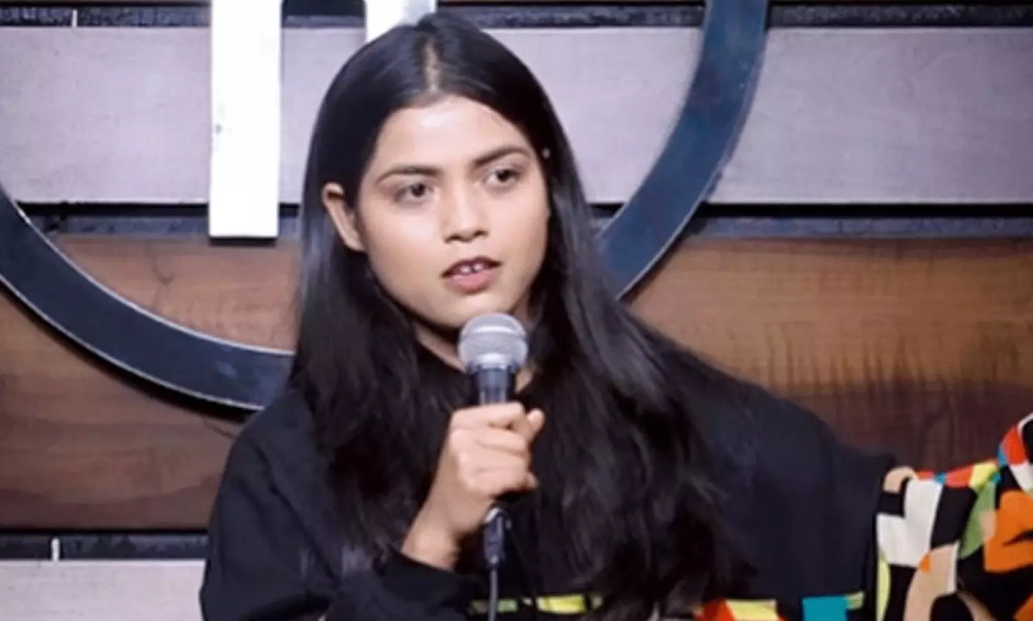 వ్యభిచారం కూల్ ప్రొఫెషన్... చిక్కుల్లో స్టాండప్ కమెడియన్! వ్యభిచారం కూల్ ప్రొఫెషన్... చిక్కుల్లో స్టాండప్ కమెడియన్!