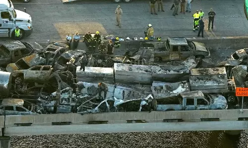 158 వాహనాల ఘోర ప్రమాదం... యూఎస్ లో 7 గురు మృతి!