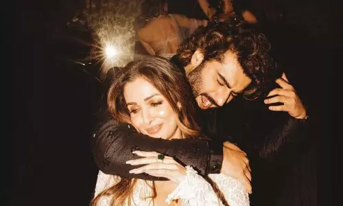 మ‌లైకా బ‌ర్త్ డే  ట్రీట్..క‌పూర్ బోయ్ దాసోహం!