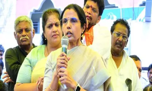 నాడు విజయమ్మ... నేడు భువనమ్మ....!