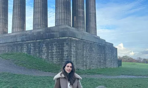 Stunning Clicks Of Esha Gupta