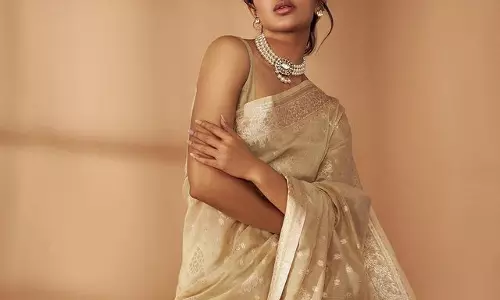 Samantha Ruth Prabhu Sizzles in Regal Ivory Saree
