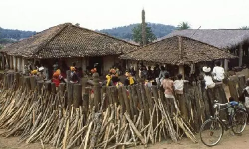 పెళ్లికి ముందే  శృంగారం.. అదే అక్కడ రూల్.. ఎక్కడంటే?