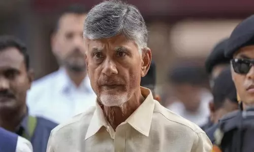 జైల్లో ఖైదీ వద్ద పెన్  కెమెరా... జడ్జికి  చంద్రబాబు సంచలన లేఖ!