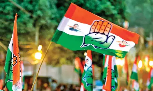 కన్నీళ్లు.. హెచ్చరికలు.. కాంగ్రెస్ లో కాక