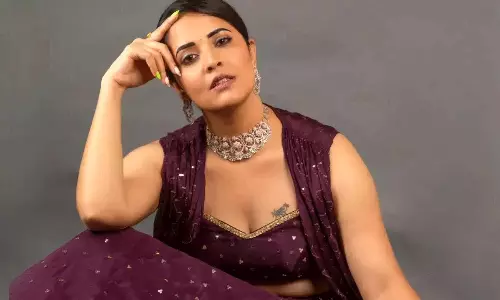 ఆర్జీవీని ఫాలో అవుతున్న అనసూయ!?