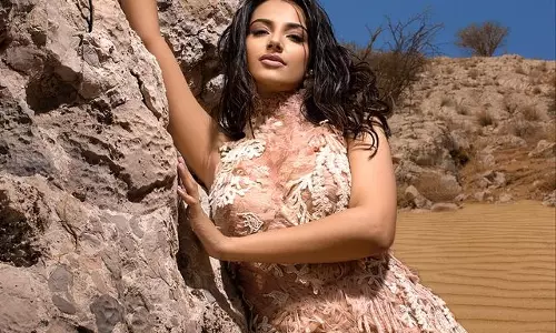 Meenakshi Chaudary: Sets Hearts Aflutter with Her Glamorous Stint