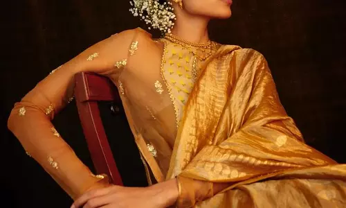 Sobhita Dhulipalas Dazzling Gold Saree Look Steals the Show