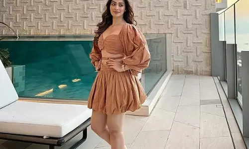 Raai Laxmi in skirt look absolutely stunning