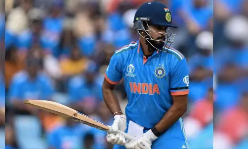 టీమిండియా బ్యాటర్ పై వేటు కత్తి.. ఈ మ్యాచ్ లో ఆడకుంటే అంతే?