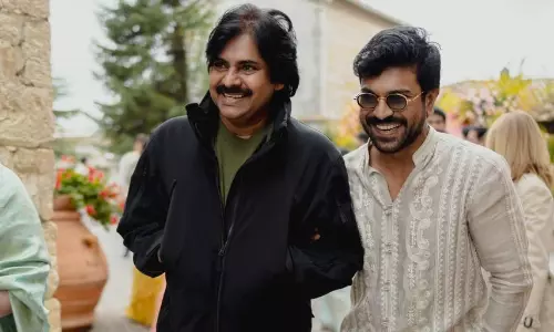 పెళ్లిలో బాబాయ్- అబ్బాయ్ ఏంటా చిలిపి?