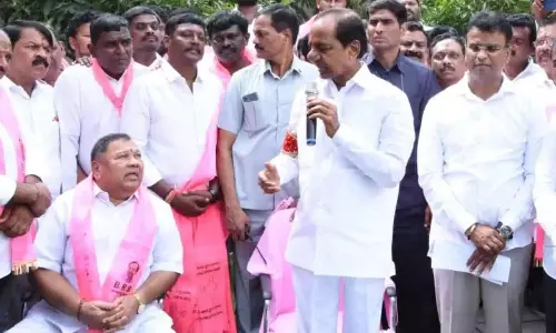 Putting An End To Suspense, Kasani Joins BRS Party!