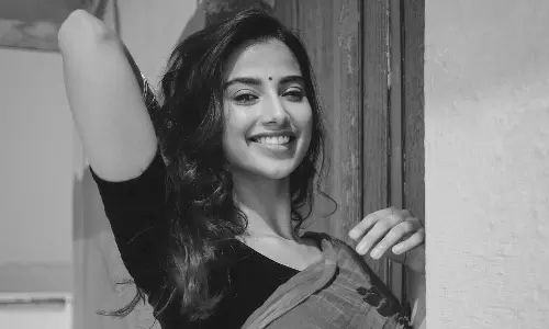 Meenakshi Chaudharys Retro Attire Leaves You AWE