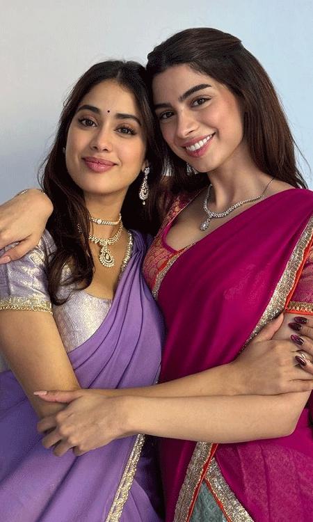 Janhvi and Khushi Kapoor : Twinning Lehengas Shine at Dhanteras Puja