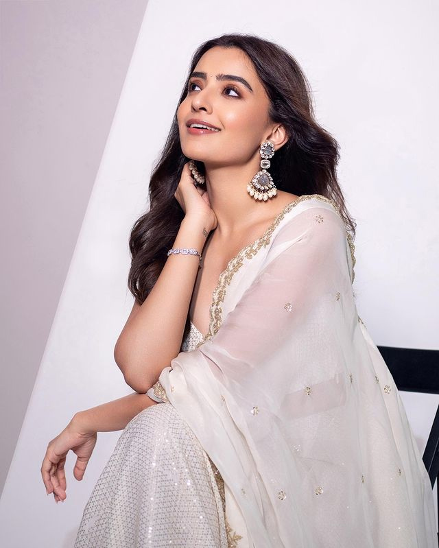 You cant take your eyes off this Rukshars purple attire You cant take your eyes off this Rukshars purple attire