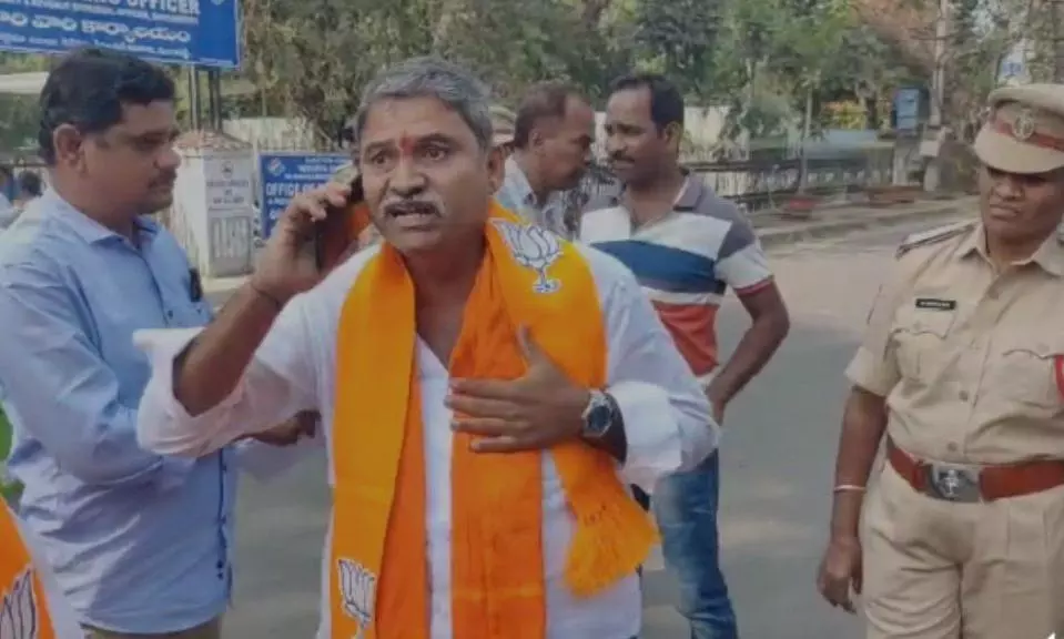 టికెట్ ఇచ్చి అభ్యర్థిని మార్చిన వేళ బీజేపీ అభ్యర్థి సూసైడ్ అటెంప్టు