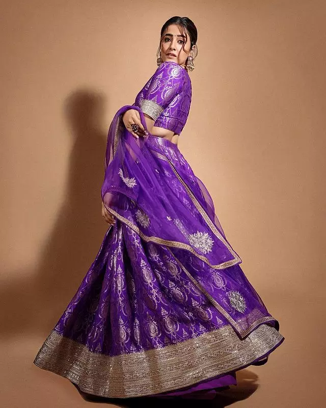 Nupur Sanons Sizzling Red Lehenga Looks Nupur Sanons Sizzling Red Lehenga Looks